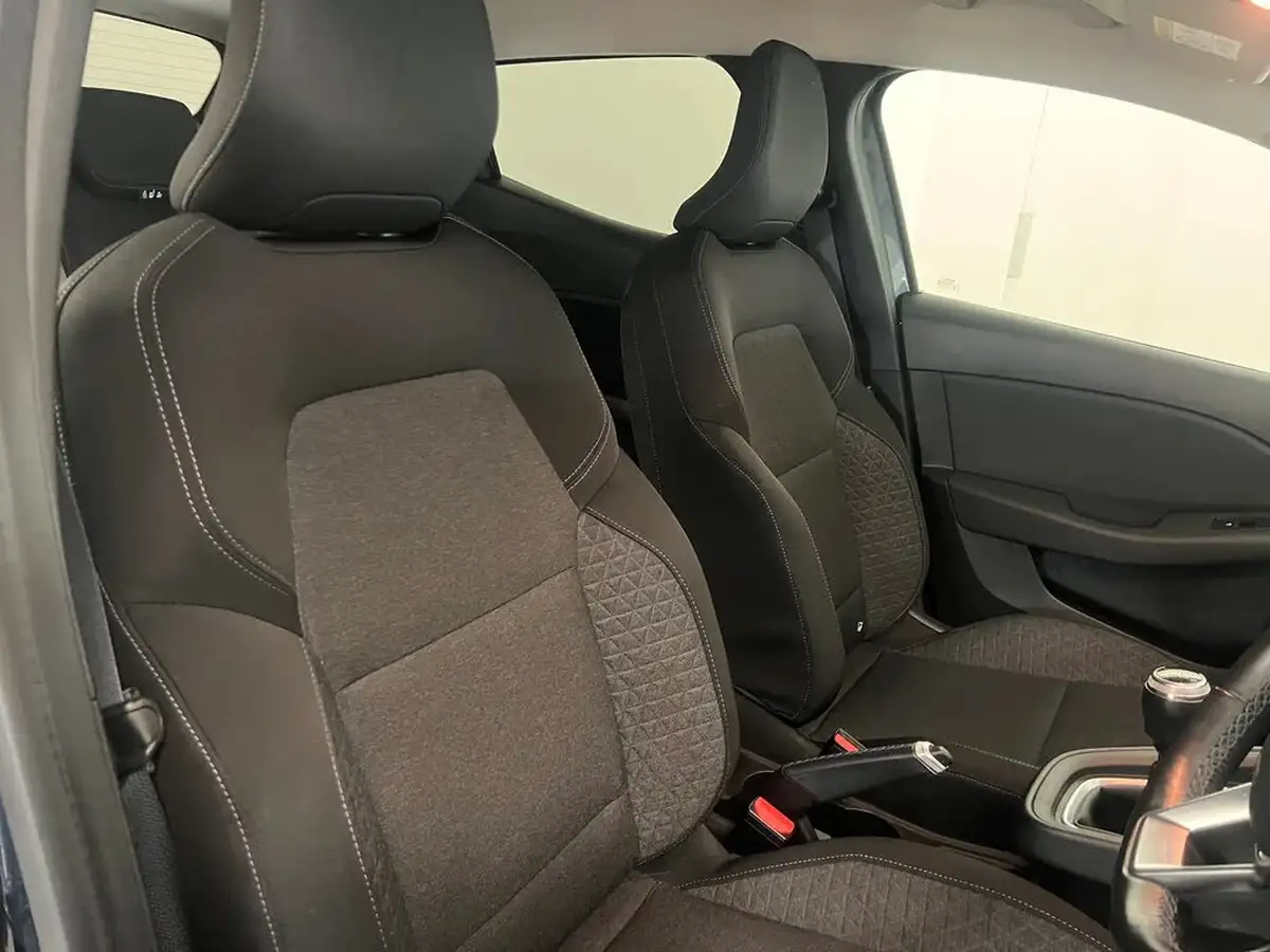2020-renault-clio-10-sce-iconic-75bhp-big-34