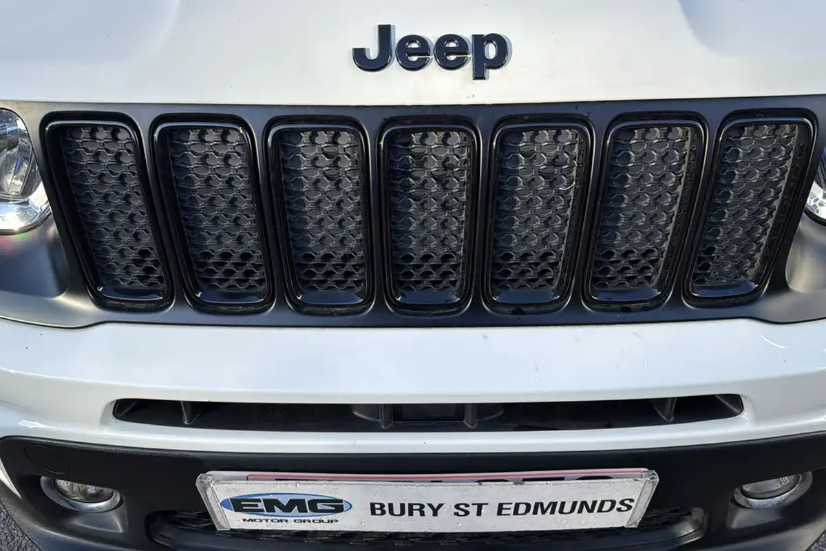 2021-jeep-renegade-10-gse-night-eagle-big-32