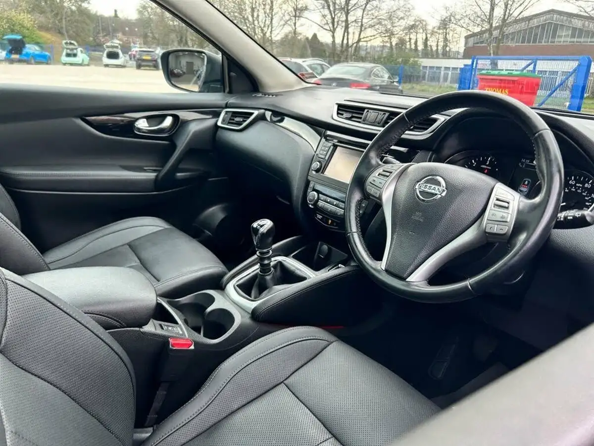 2016-nissan-qashqai-15dci-tekna-big-13