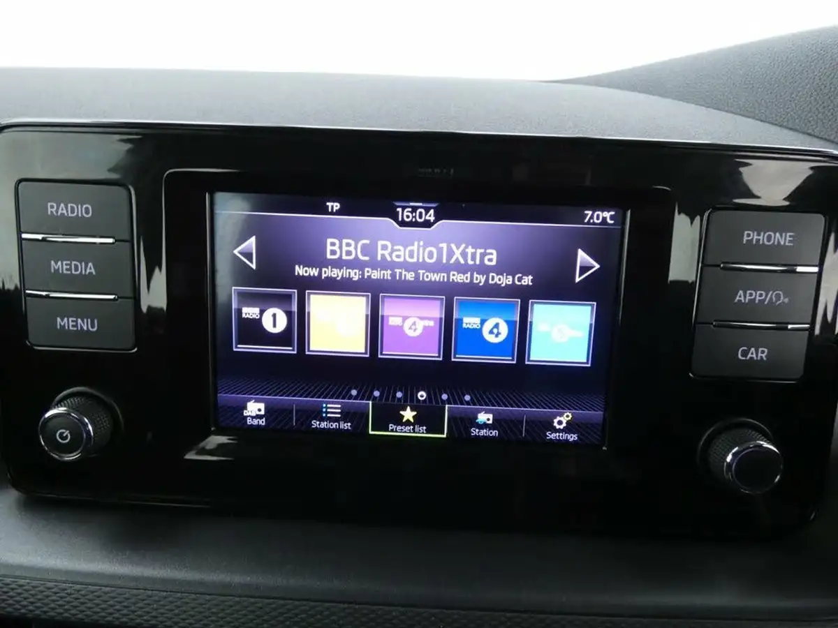 2022-skoda-kamiq-10-tsi-s-big-9