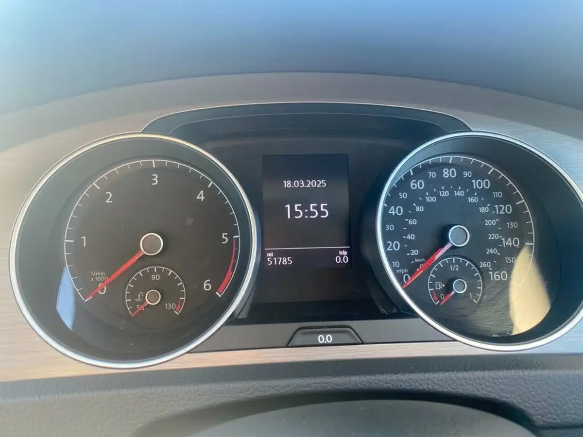 2015-volkswagen-golf-16tdi-match-110ps-bmtss-5d-dsg-big-25