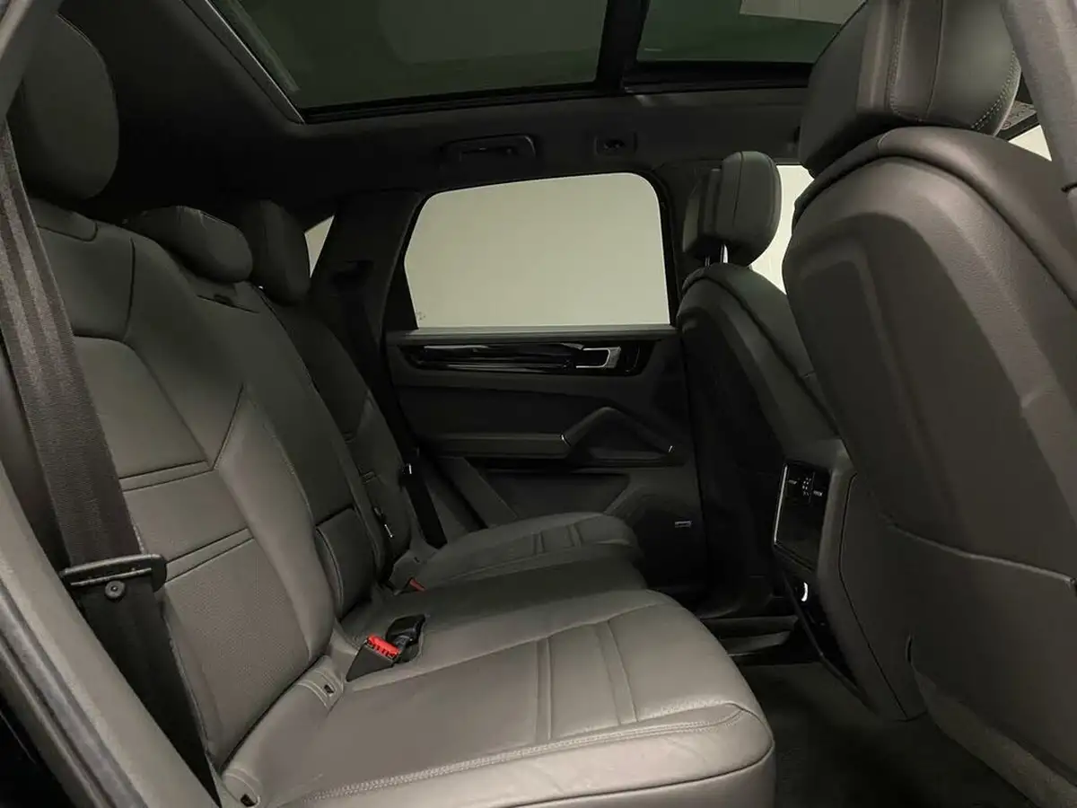 2019-porsche-cayenne-30-v6-s-big-28