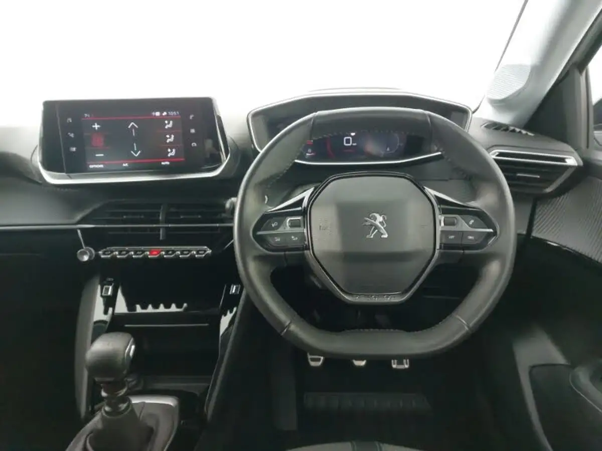 2023-peugeot-208-12-puretech-allure-premium-100ps-big-6