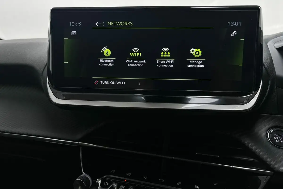 2022-peugeot-208-12-puretech-allure-premium-100ps-big-19