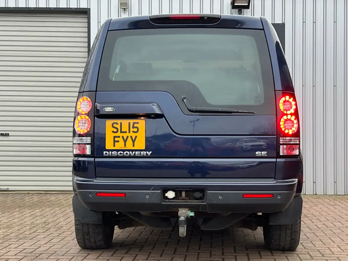 2015-land-rover-discovery-4-30td-se-tech-big-2