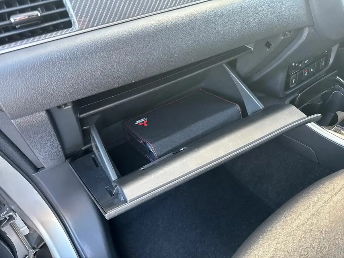 2020-mitsubishi-outlander-20-exceed-big-43
