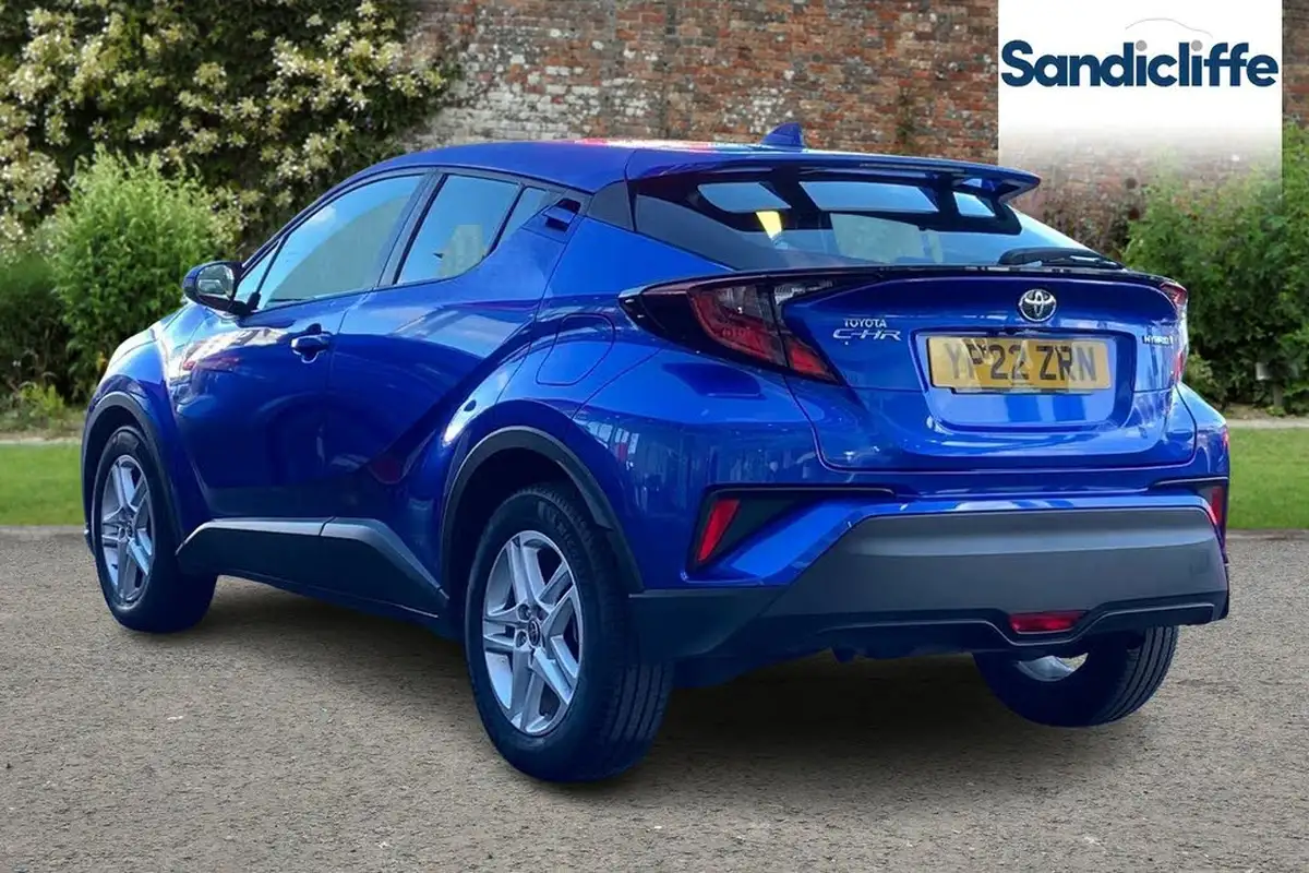 2022-toyota-c-hr-18-vvt-i-icon-big-2