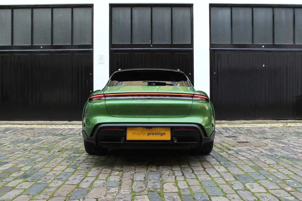 2021-porsche-taycan-e-turbo-cross-turismo-awd-big-18