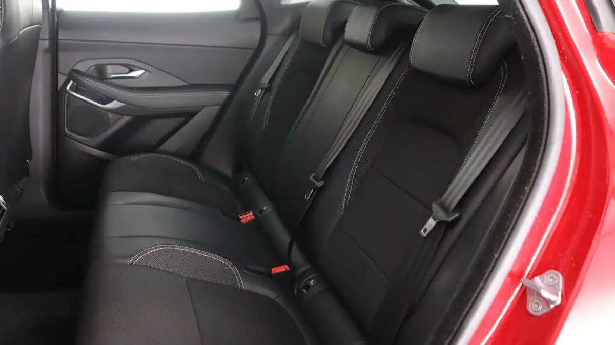 2019-jaguar-e-pace-20-i4d-r-dynamic-150ps-big-15
