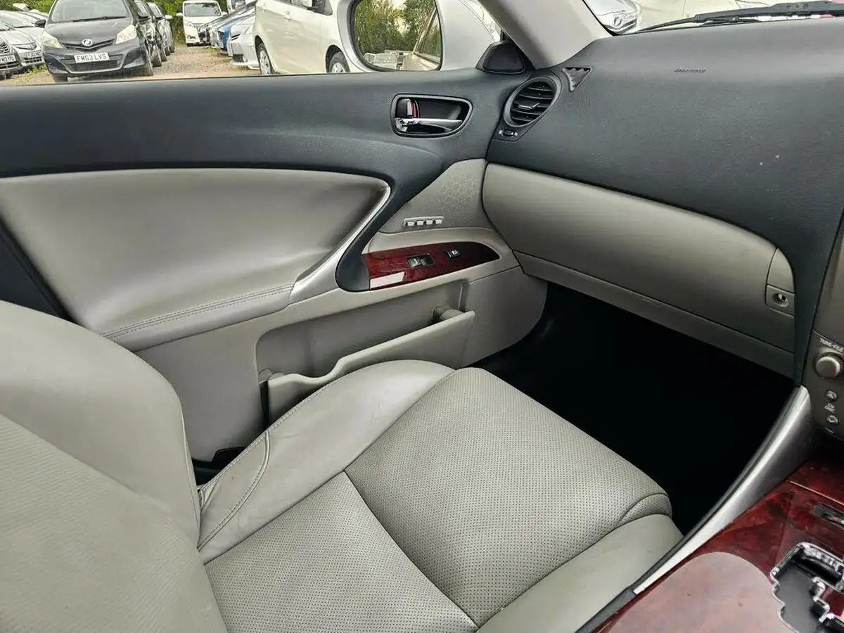 2007-lexus-is-250-25-se-l-auto-big-19