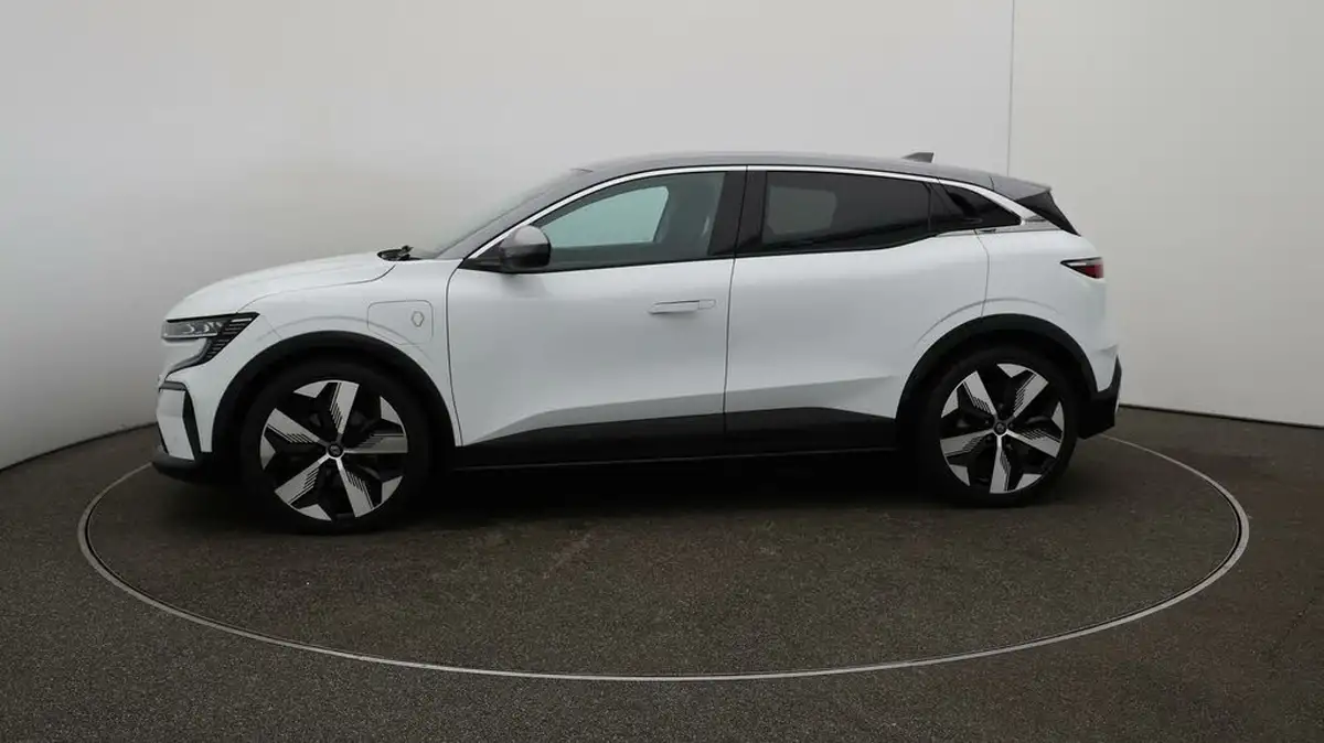 2024-renault-megane-e-tech-e-techno-big-4