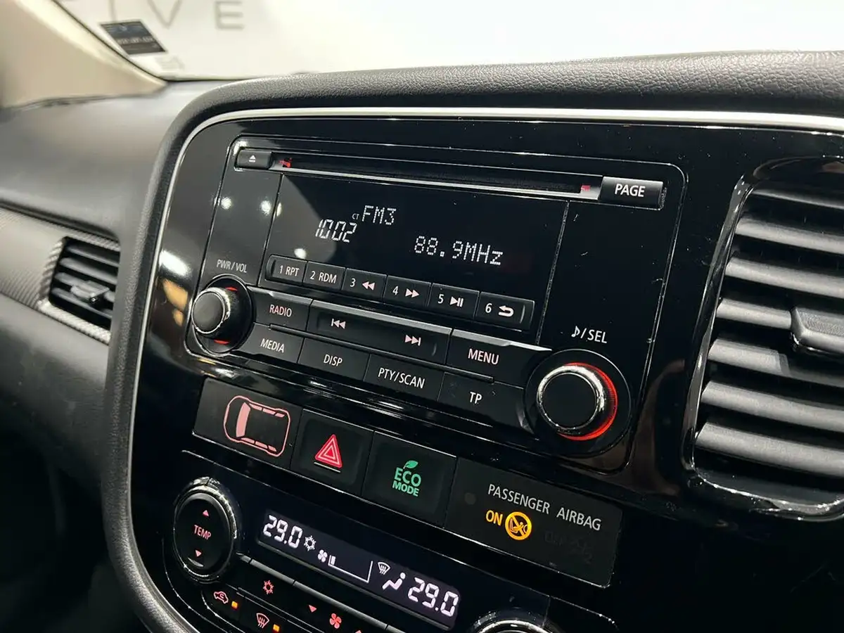 2016-mitsubishi-outlander-22di-d-gx3-7st-big-29