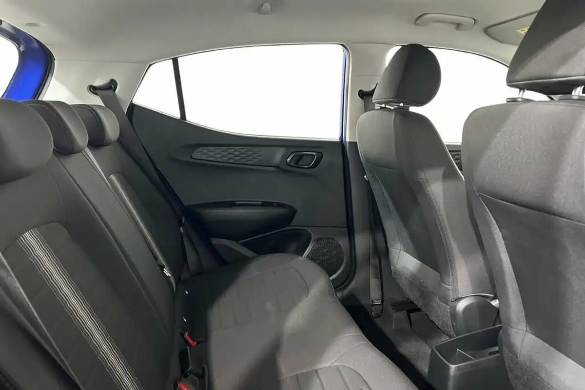 2021-hyundai-i10-12-se-connect-big-9