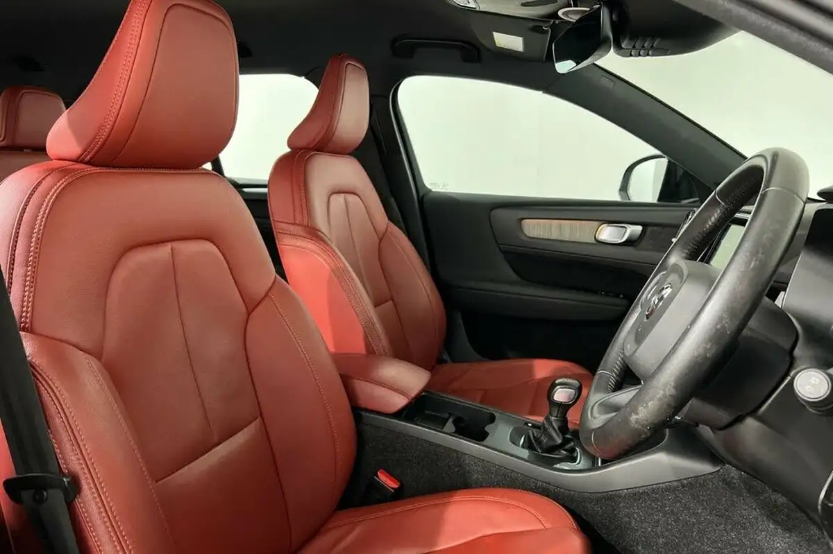 2020-volvo-xc40-15-t3-inscription-big-16