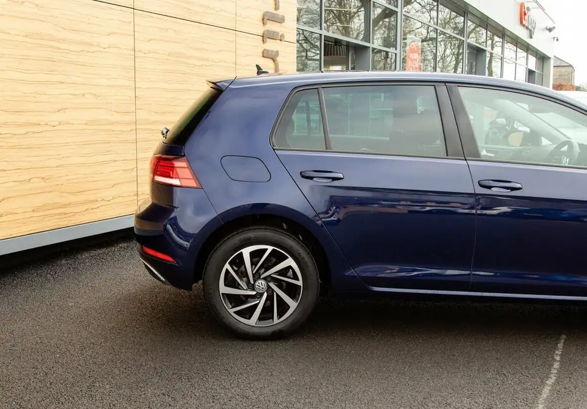 2020-volkswagen-golf-10-tsi-match-edition-hatchback-big-10