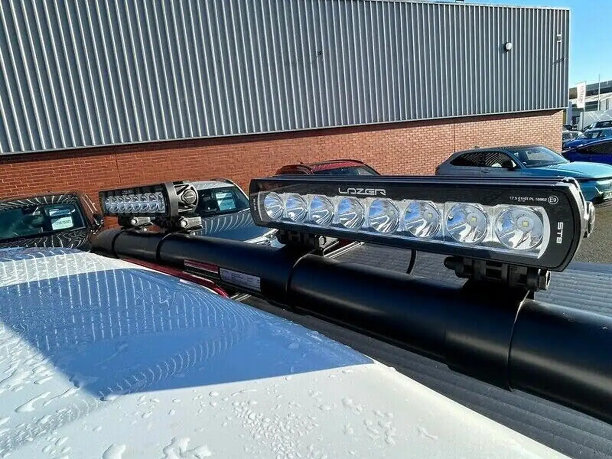 2024-isuzu-d-max-19td-v-cross-big-2