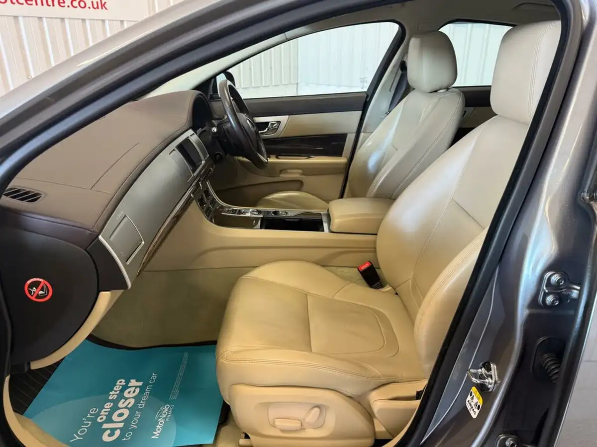 2013-jaguar-xf-30td-premium-luxury-ss-saloon-4d-auto-big-9