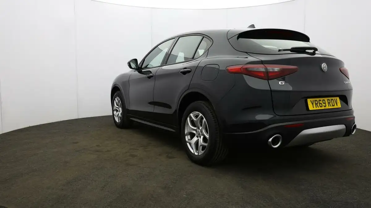 2019-alfa-romeo-stelvio-20-super-ss-big-36