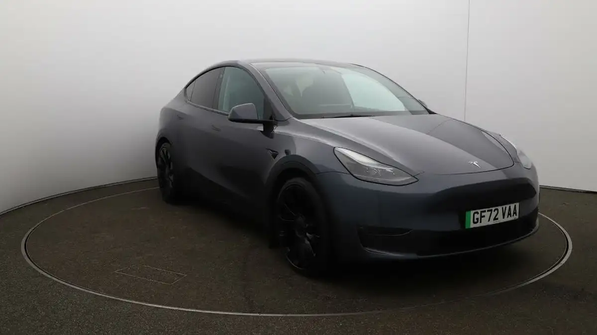 2022-tesla-model-y-e-performance-big-36