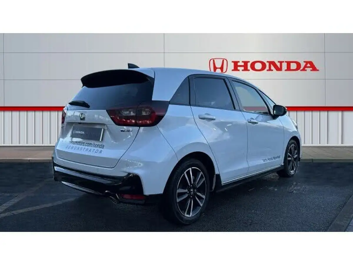 2024-honda-jazz-15-i-mmd-advance-sport-big-11