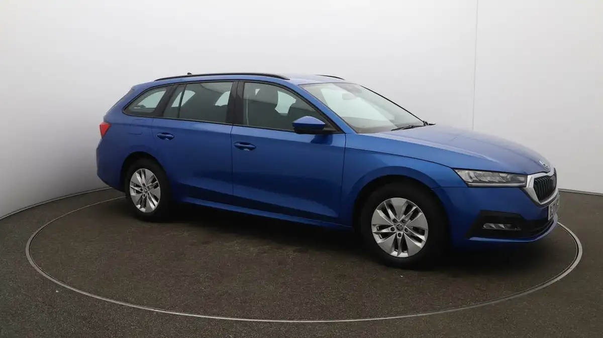 2021-skoda-octavia-big-37