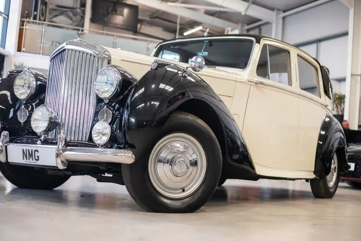 1951-bentley-mark-vi-sports-saloon-big-6