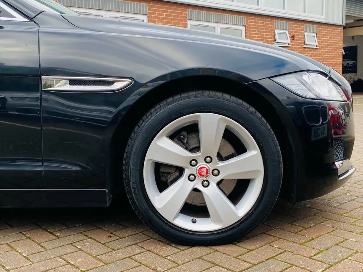 2017-jaguar-xf-20td-portfolio-180ps-saloon-4d-1999cc-auto-big-13