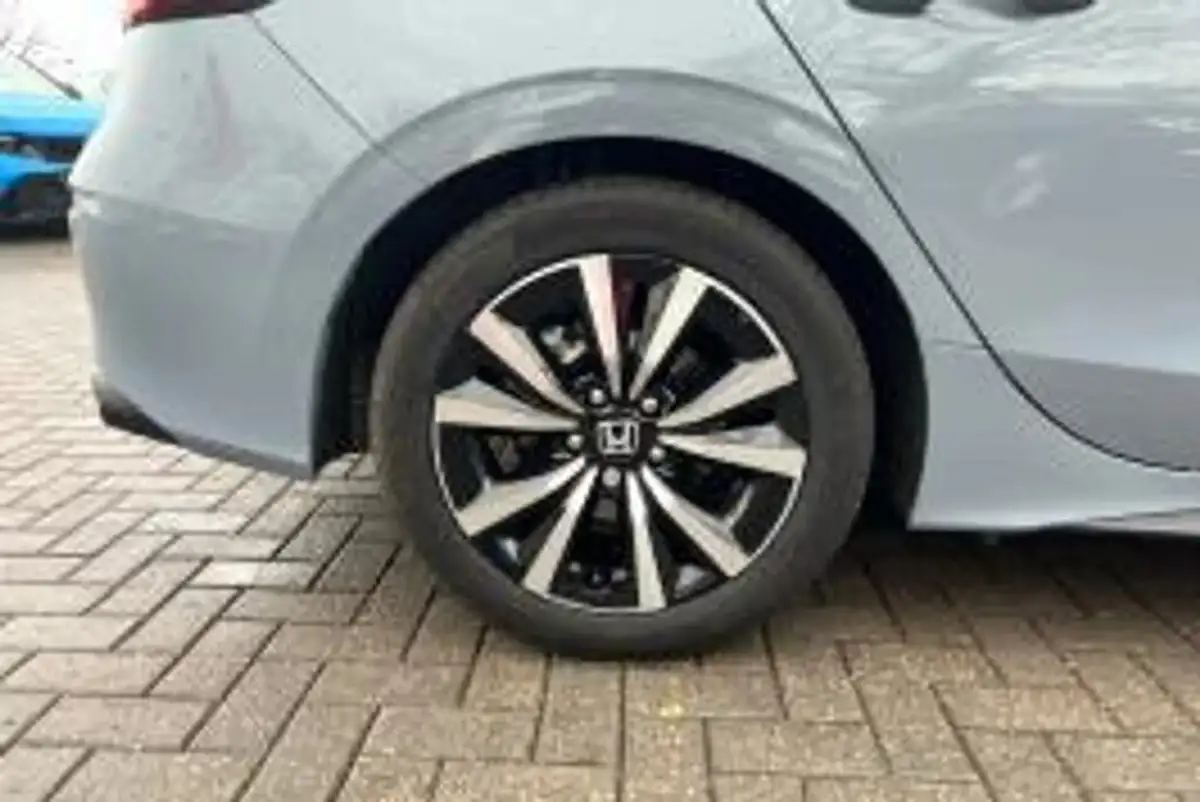 2024-honda-civic-20-i-mmd-elegance-big-9