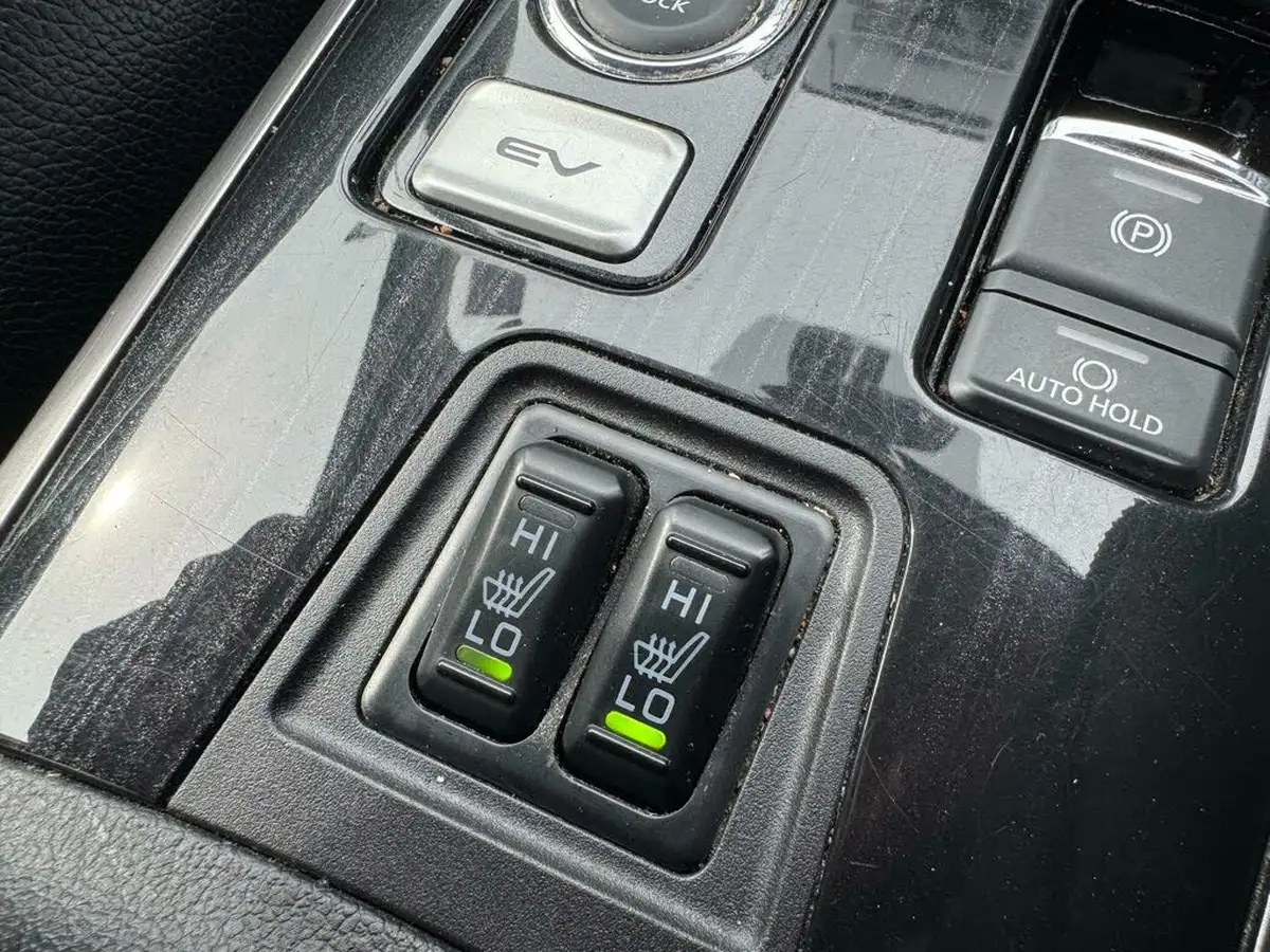 2018-mitsubishi-outlander-20-juro-phev-big-35