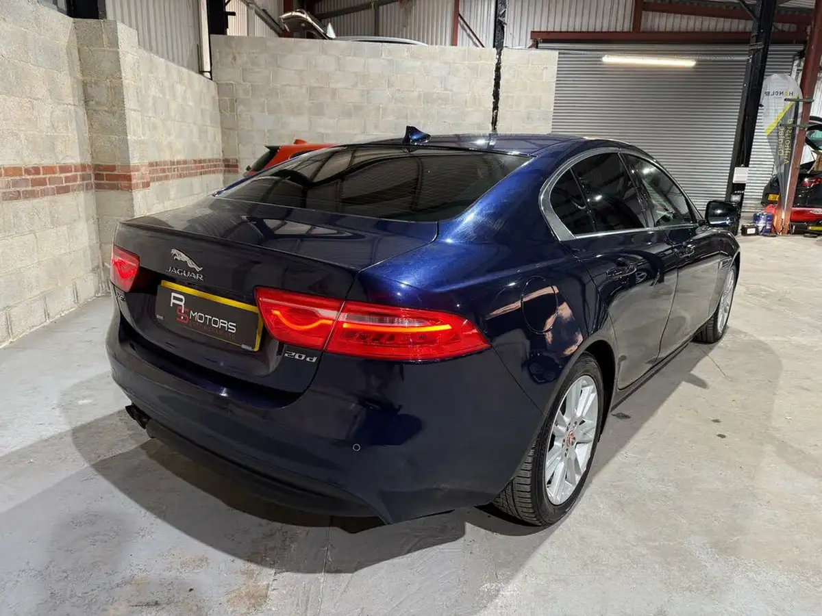 2016-jaguar-xe-20d-prestige-180ps-auto-big-2