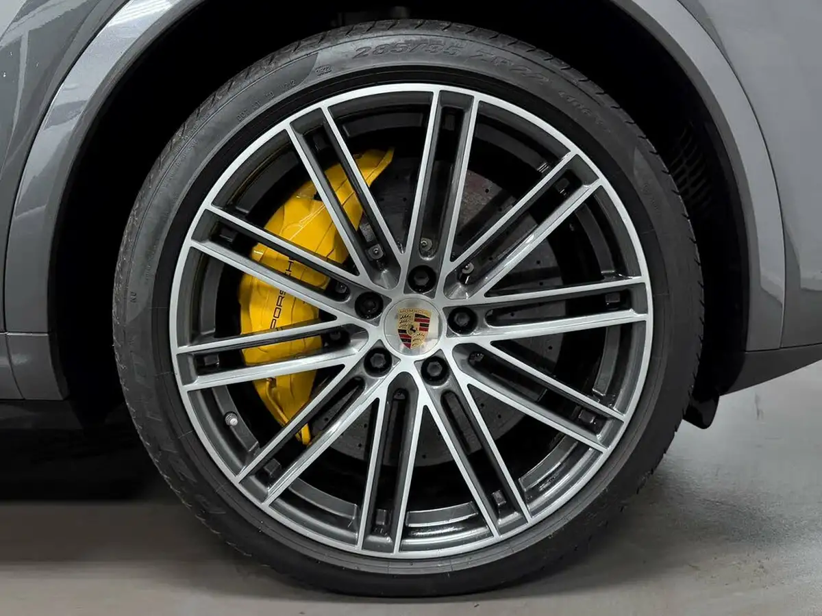 2020-porsche-cayenne-40-v8-turbo-s-e-hybrid-station-wagon-big-72