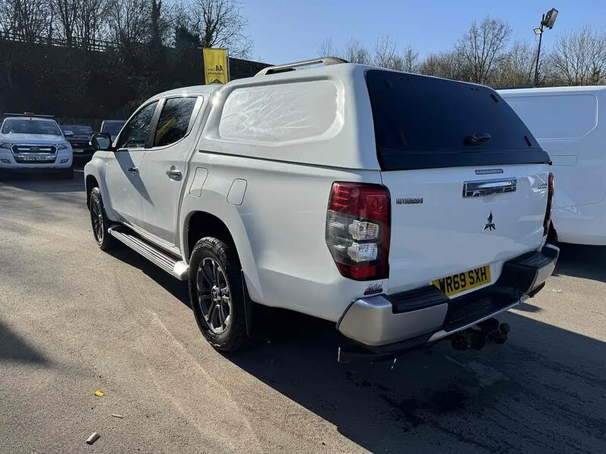 2019-mitsubishi-l200-22di-d-warrior-auto-big-4