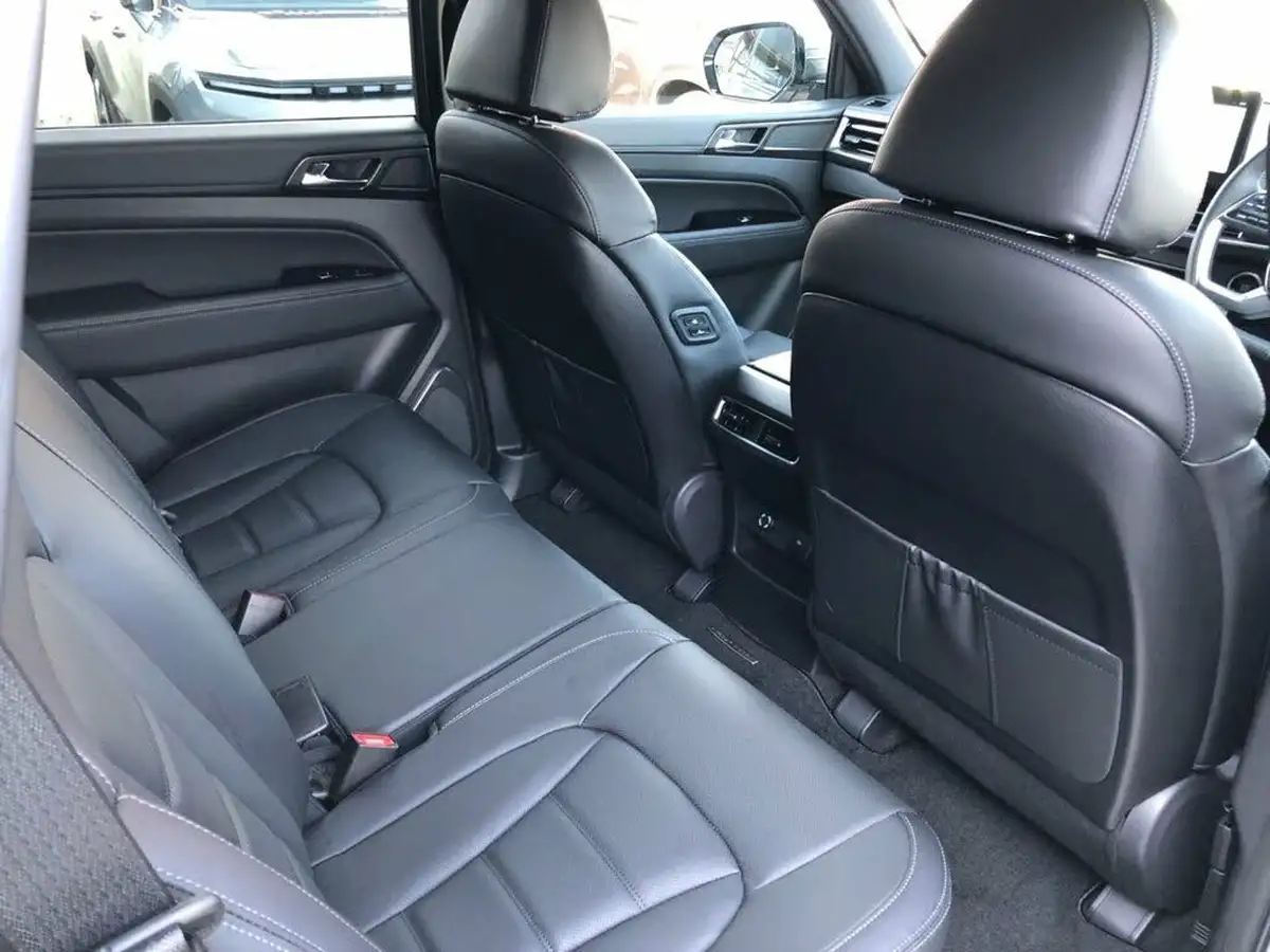2025-kgm-ssangyong-rexton-22td-k30-big-30