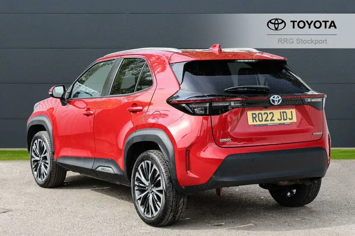 2022-toyota-yaris-cross-15-vvt-i-excel-big-3