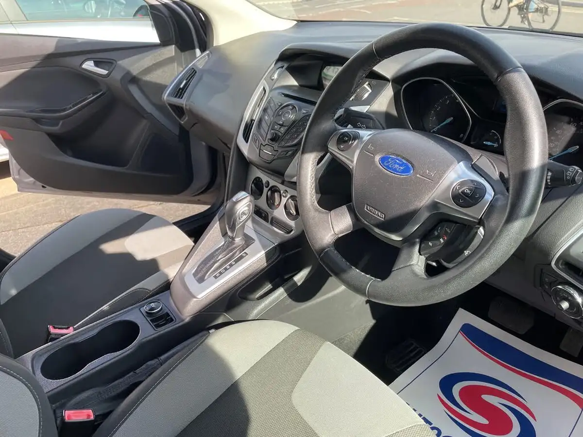 2012-ford-focus-16-zetec-ti-vct-125ps-estate-powershift-big-15