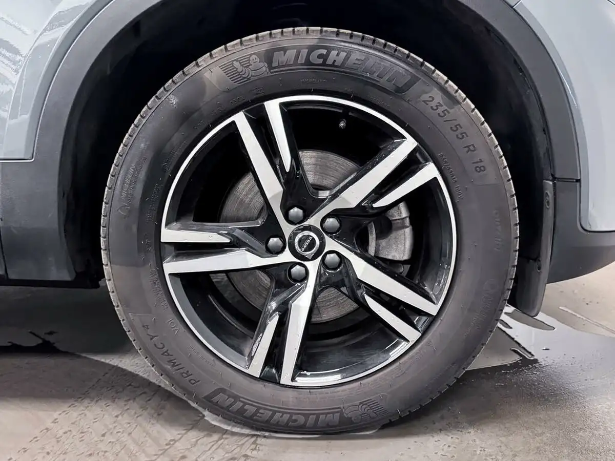 2023-volvo-xc40-20-b3-plus-big-44