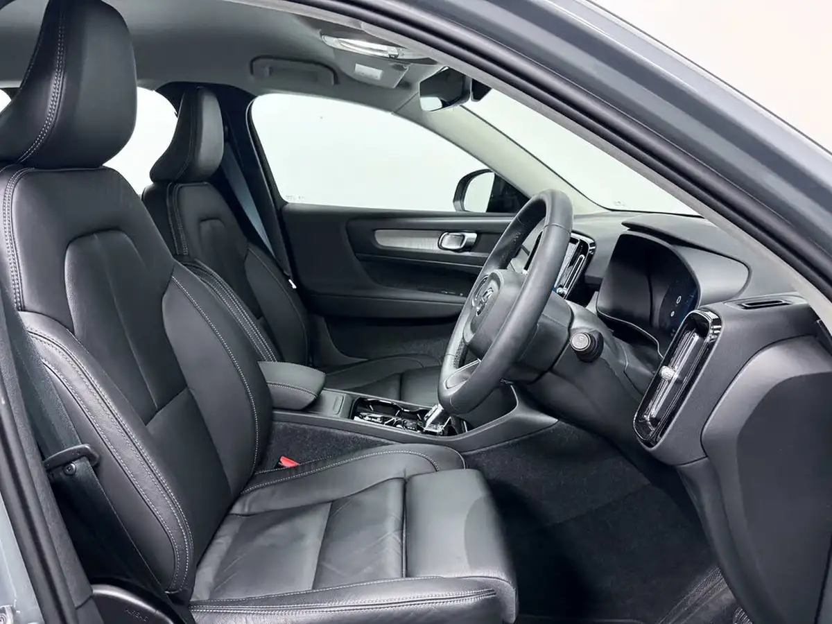 2023-volvo-xc40-20-b3-plus-big-21
