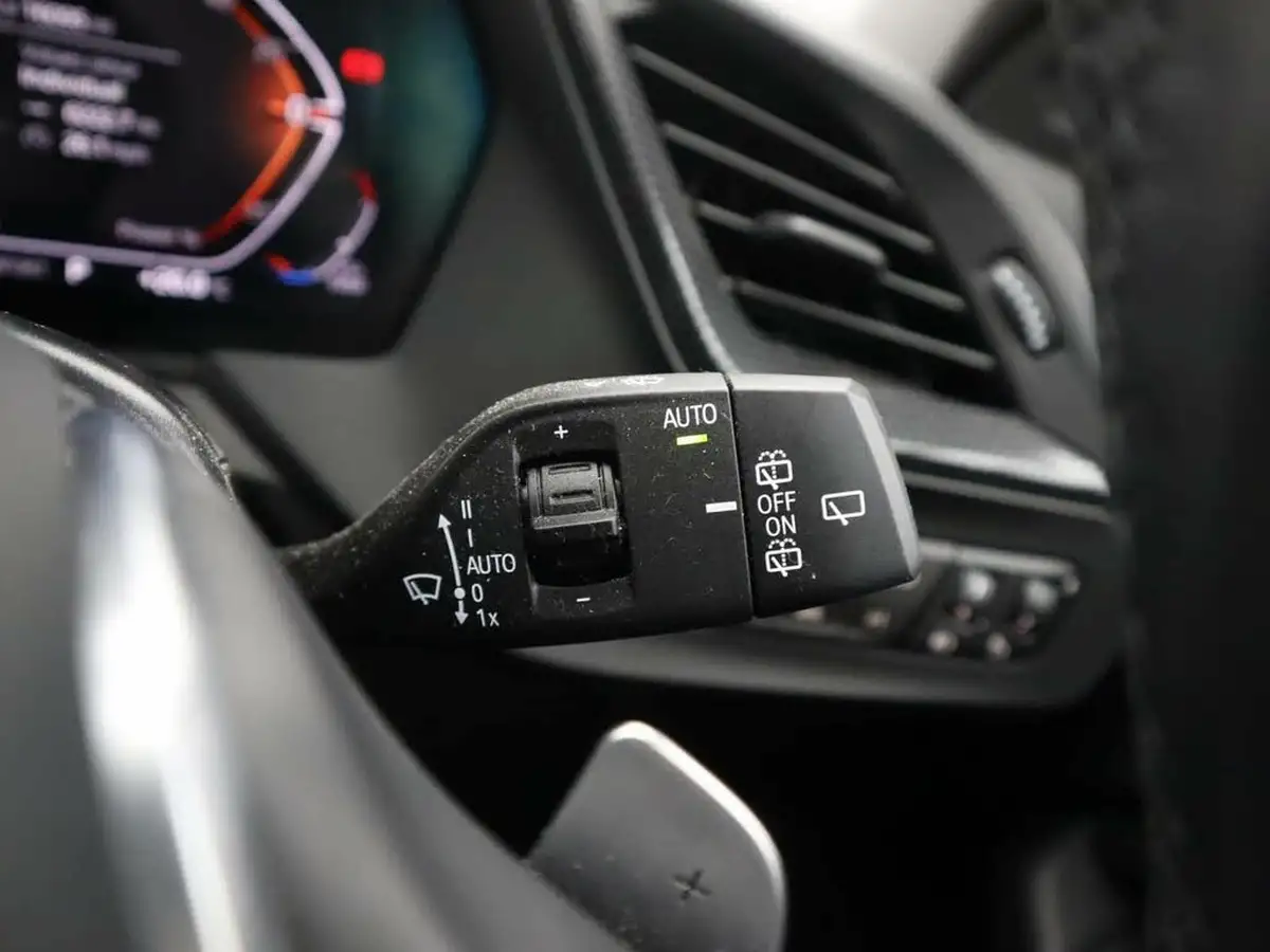 2022-bmw-1-series-20td-118d-sport-auto-big-25