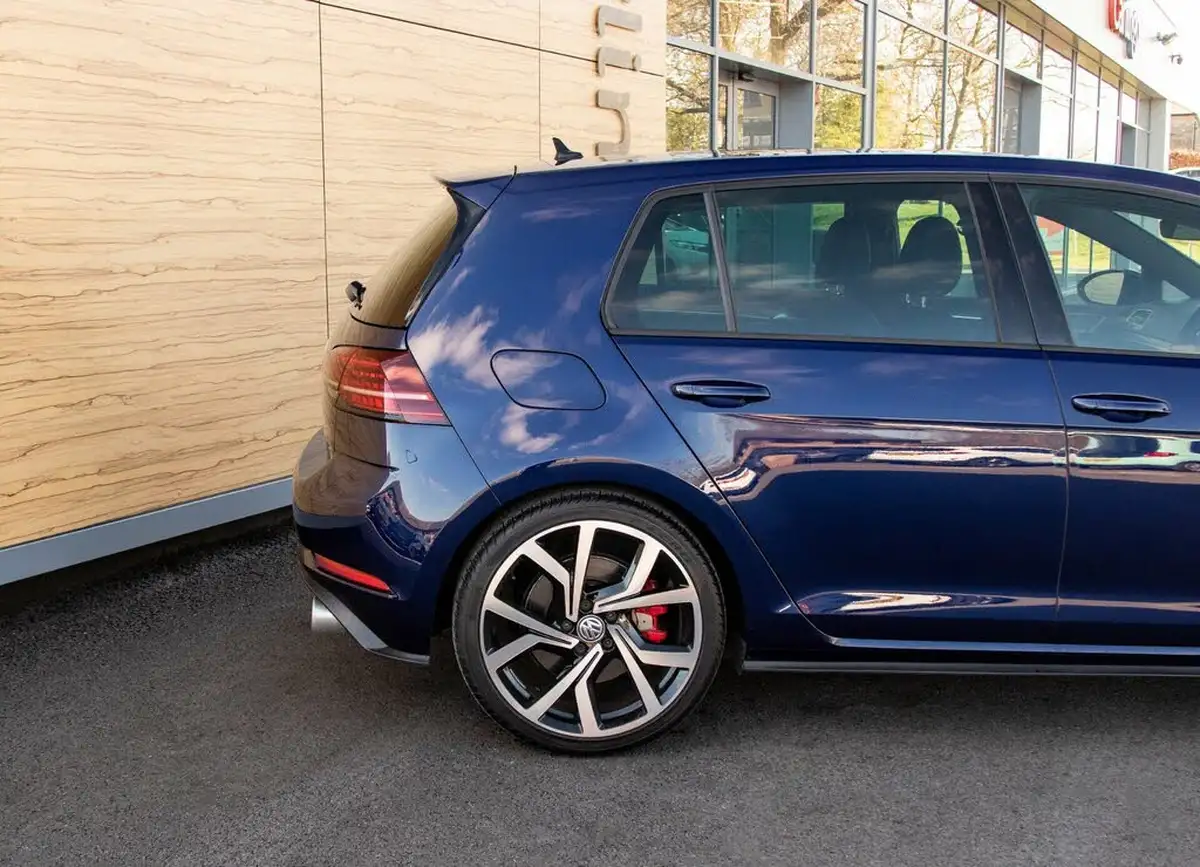 2020-volkswagen-golf-20-tsi-gti-performance-5d-dsg-big-7