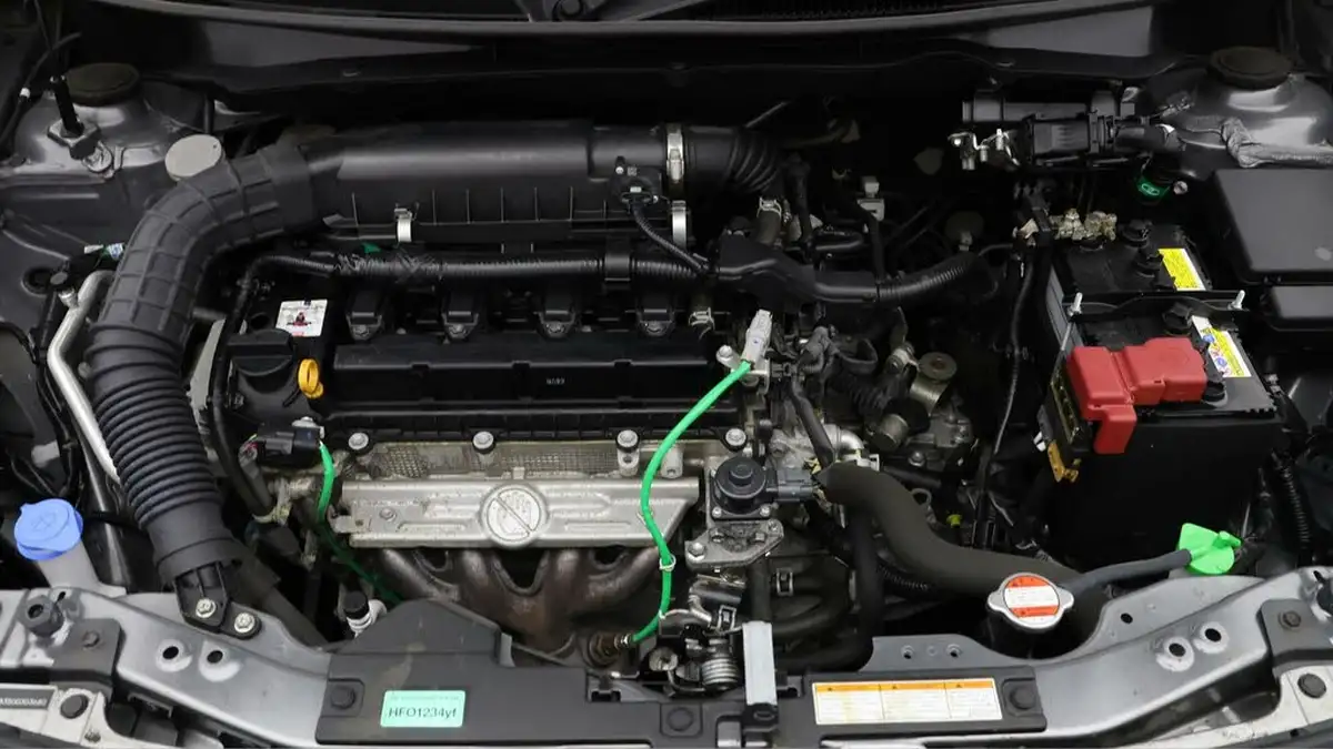 2019-suzuki-swift-12-dualjet-attitude-big-18