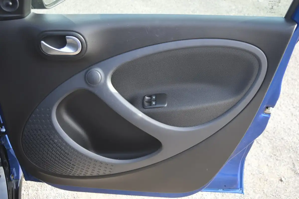 2017-smart-forfour-10-passion-70bhp-ss-big-11