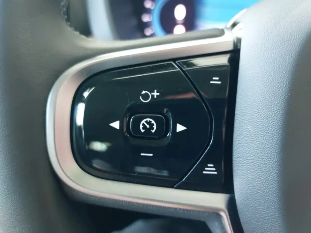 2023-volvo-xc60-20td-b4-plus-big-13
