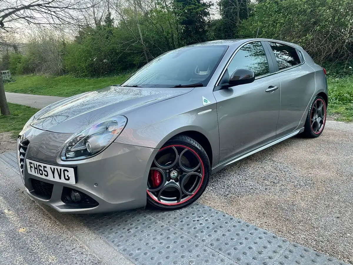 2016-alfa-romeo-giulietta-17-quadrifoglio-verde-big-11