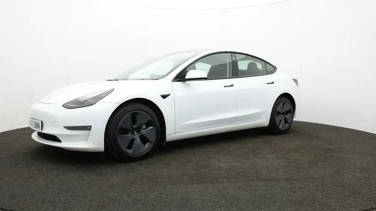 2022-tesla-model-3-e-long-range-big-55