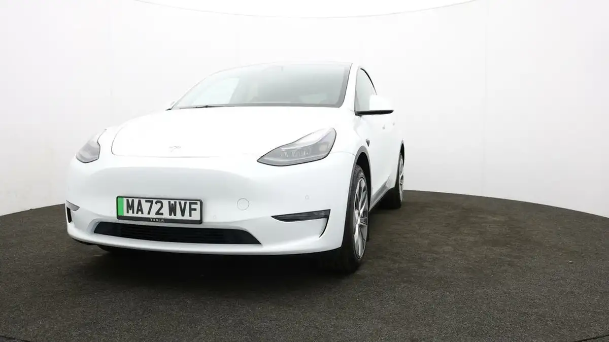 2022-tesla-model-y-e-long-range-big-50