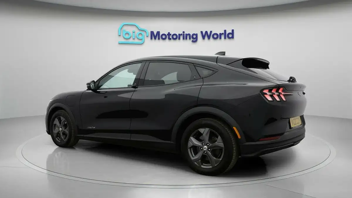 2022-ford-mustang-mach-e-e-standard-range-big-4