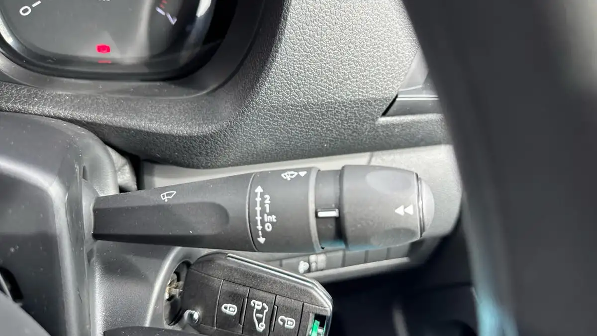 2023-peugeot-expert-15-bluehdi-professional-premium-standard-1000-big-27
