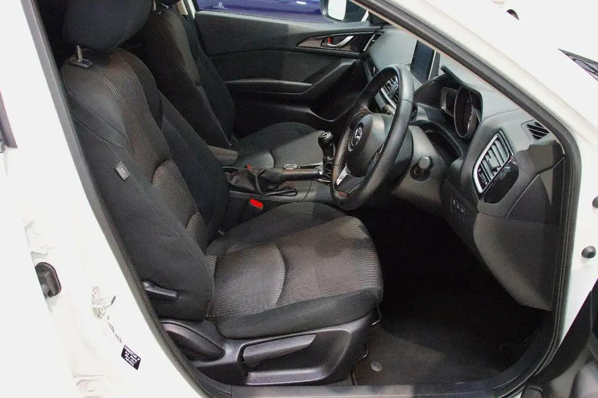 2016-mazda-mazda3-20-se-l-nav-skyactiv-g-hatchback-5d-big-8