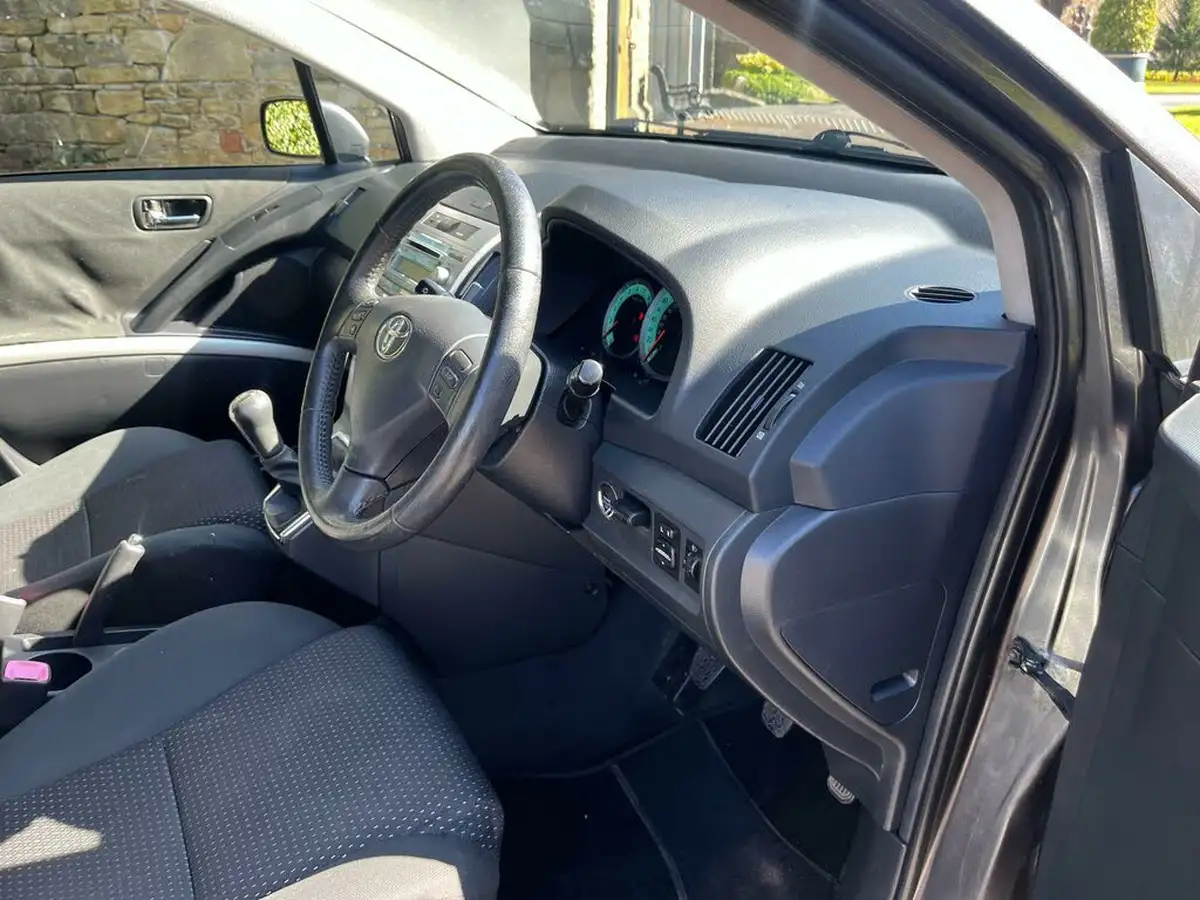 2009-toyota-verso-16-t2-vvt-i-big-25