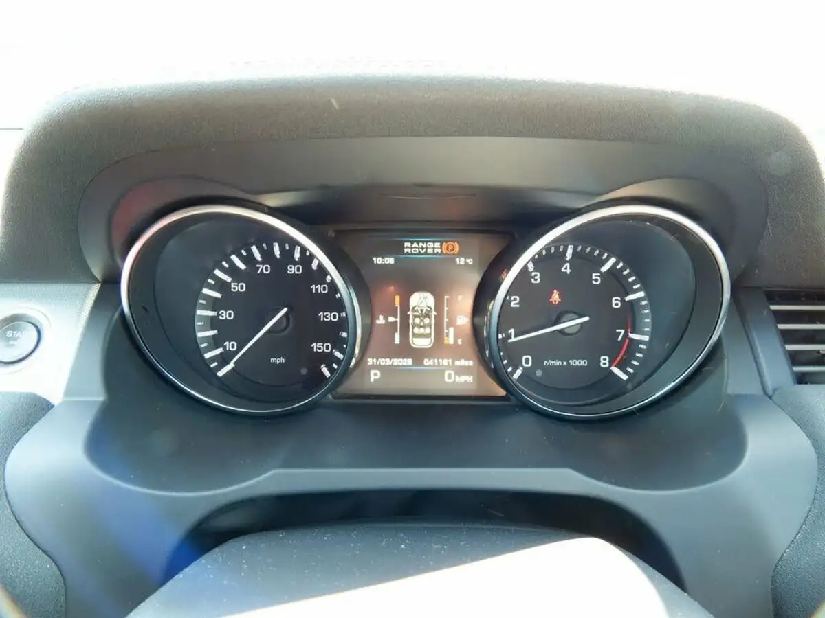 2011-land-rover-range-rover-evoque-20-dynamic-hatchback-5d-big-37